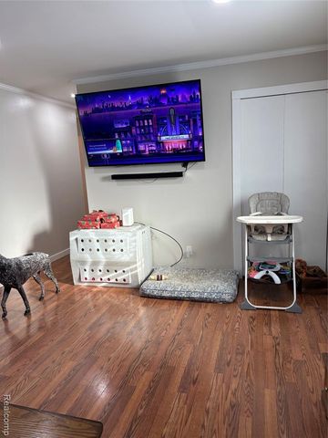 9428 Ute Pointe Drive, Clarkston, MI 48346