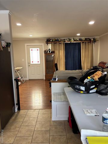 9428 Ute Pointe Drive, Clarkston, MI 48346