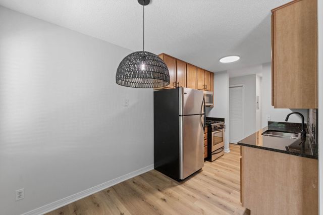 3540 Hennepin Avenue S 218, Minneapolis, MN 55408