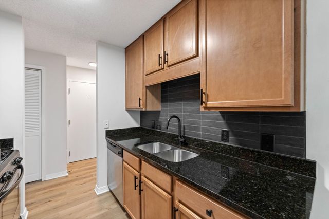 3540 Hennepin Avenue S 218, Minneapolis, MN 55408