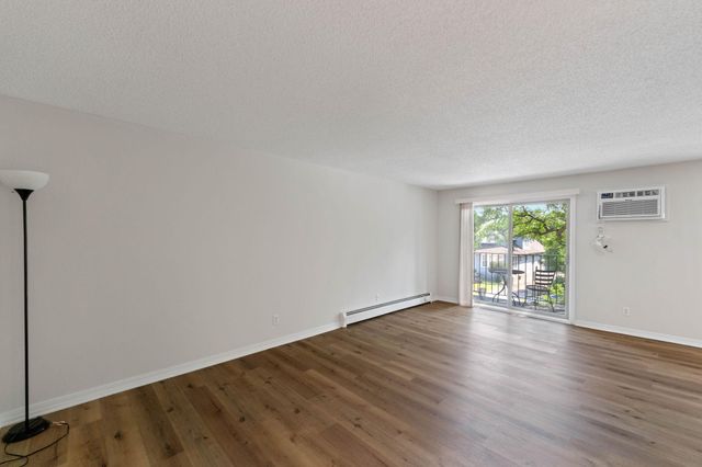 3540 Hennepin Avenue S 218, Minneapolis, MN 55408