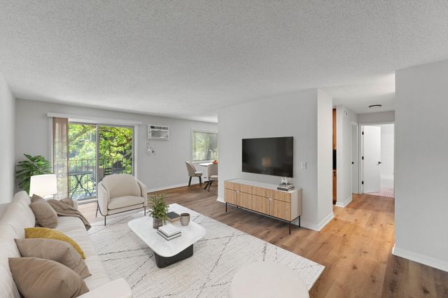 3540 Hennepin Avenue S 218, Minneapolis, MN 55408
