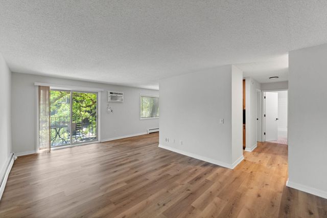 3540 Hennepin Avenue S 218, Minneapolis, MN 55408