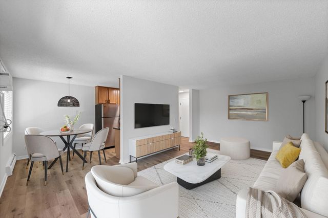 3540 Hennepin Avenue S 218, Minneapolis, MN 55408