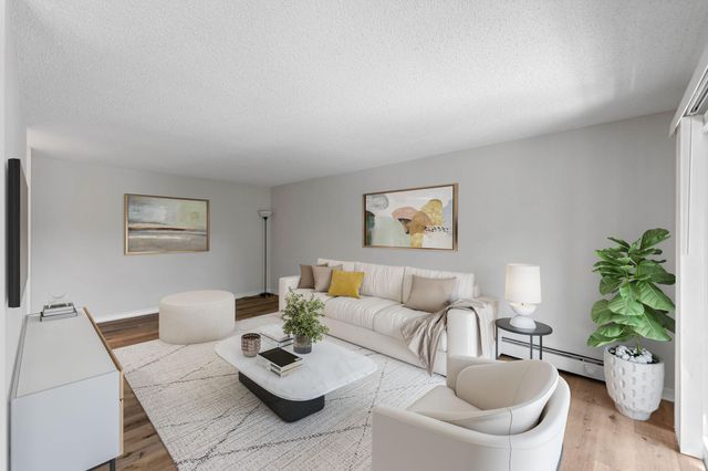 3540 Hennepin Avenue S 218, Minneapolis, MN 55408