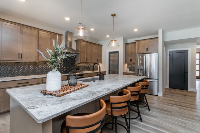 5013 WHISPER DR, Columbia, MO 65203