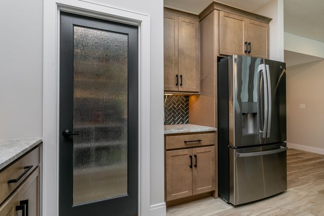 5013 WHISPER DR, Columbia, MO 65203