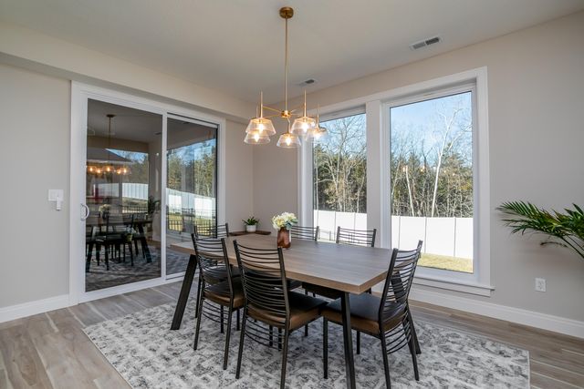 5013 WHISPER DR, Columbia, MO 65203