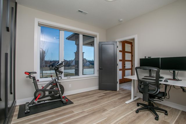 5013 WHISPER DR, Columbia, MO 65203