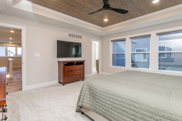 5013 WHISPER DR, Columbia, MO 65203