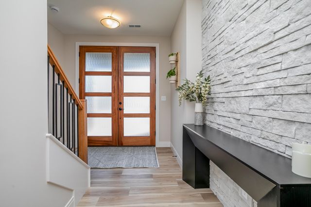 5013 WHISPER DR, Columbia, MO 65203