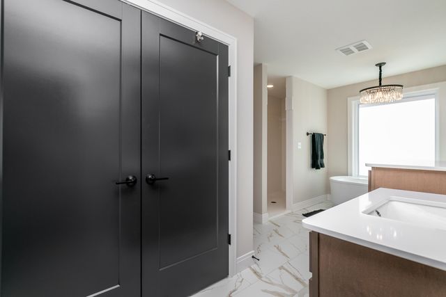 5013 WHISPER DR, Columbia, MO 65203