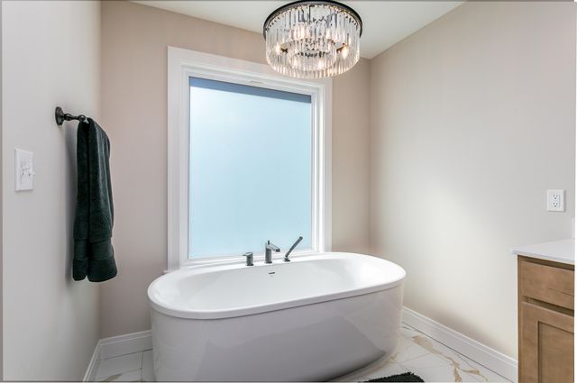 5013 WHISPER DR, Columbia, MO 65203