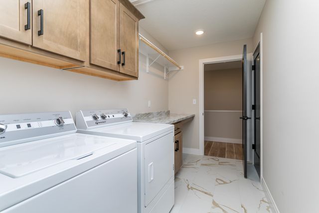 5013 WHISPER DR, Columbia, MO 65203