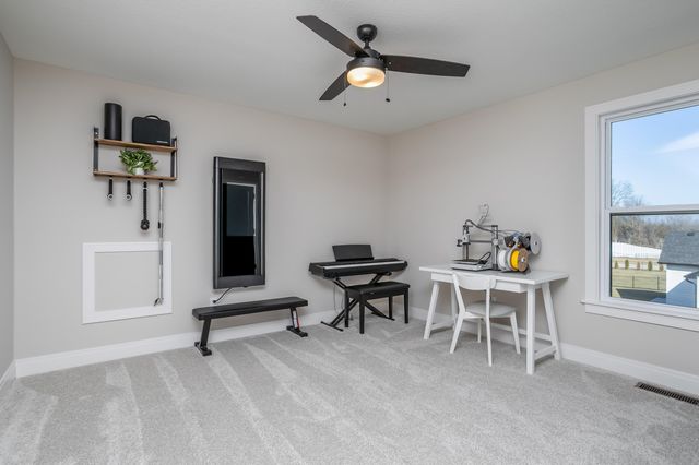 5013 WHISPER DR, Columbia, MO 65203