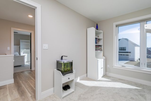 5013 WHISPER DR, Columbia, MO 65203