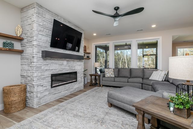 5013 WHISPER DR, Columbia, MO 65203