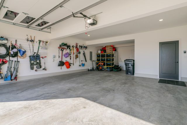 5013 WHISPER DR, Columbia, MO 65203