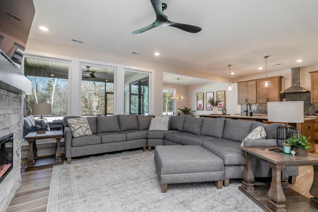 5013 WHISPER DR, Columbia, MO 65203