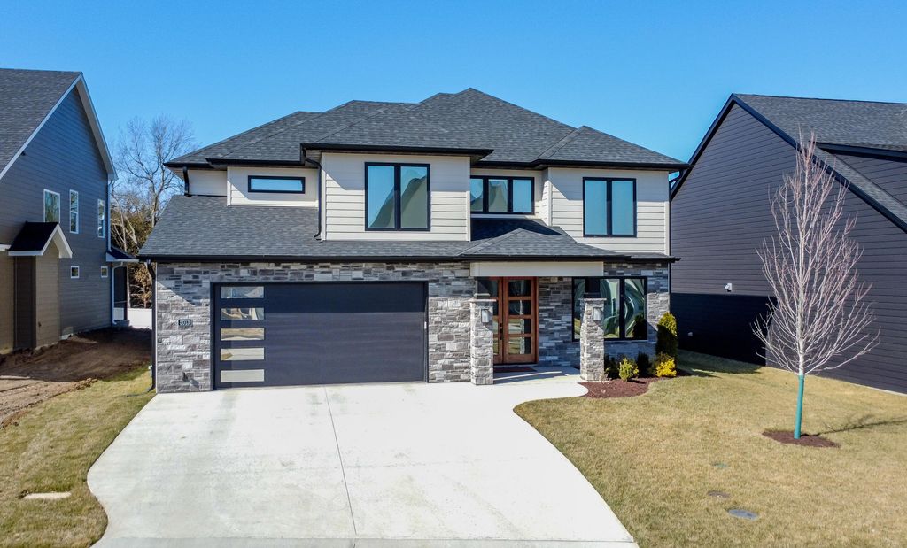 5013 WHISPER DR, Columbia, MO 65203