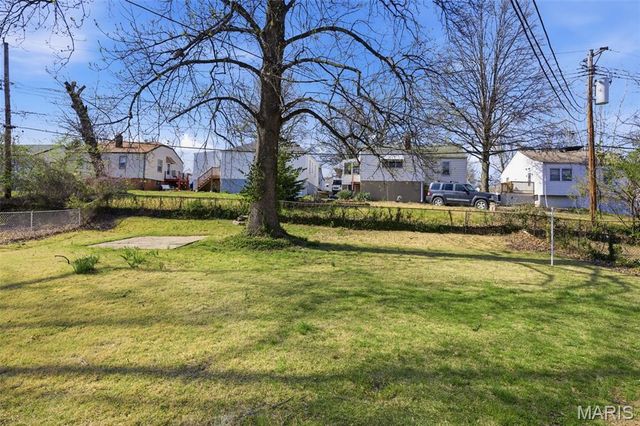 5309 Winslow Drive, St Louis, MO 63121