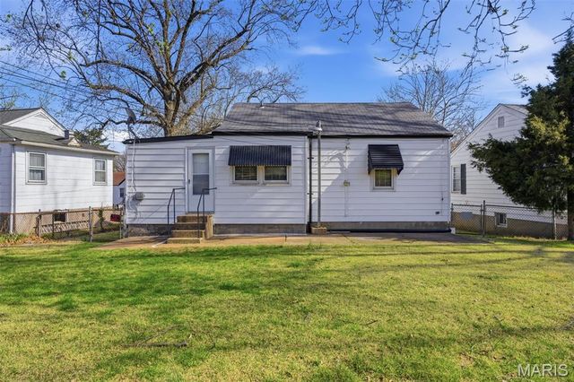 5309 Winslow Drive, St Louis, MO 63121