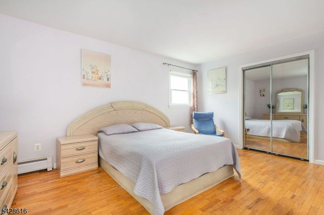 24 Molinari Dr, Wanaque Boro, NJ 07465