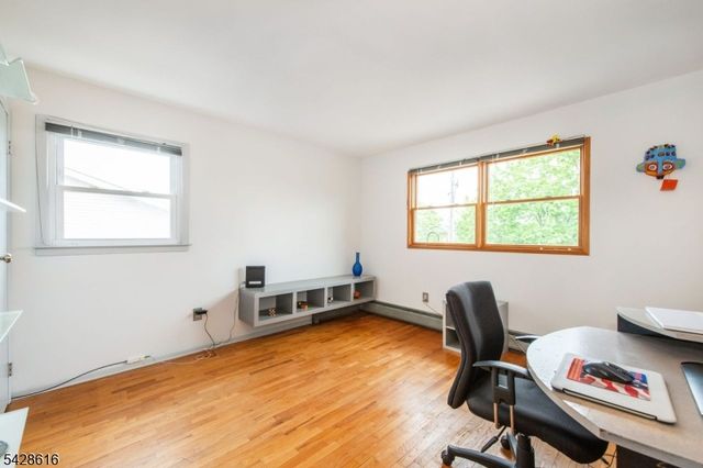 24 Molinari Dr, Wanaque Boro, NJ 07465