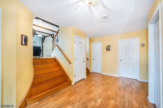 24 Molinari Dr, Wanaque Boro, NJ 07465