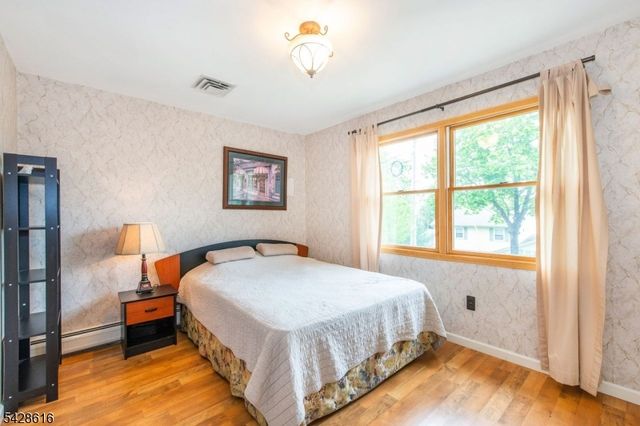 24 Molinari Dr, Wanaque Boro, NJ 07465