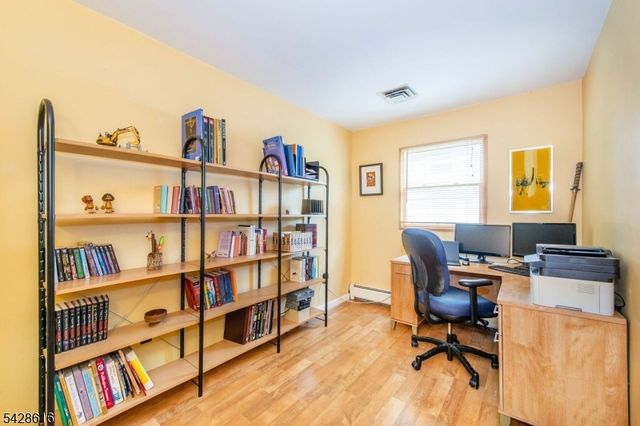 24 Molinari Dr, Wanaque Boro, NJ 07465