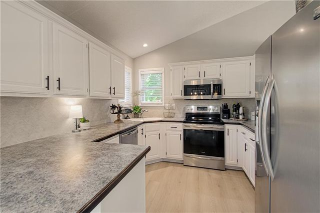 20920 W 125TH Terrace, Olathe, KS 66061