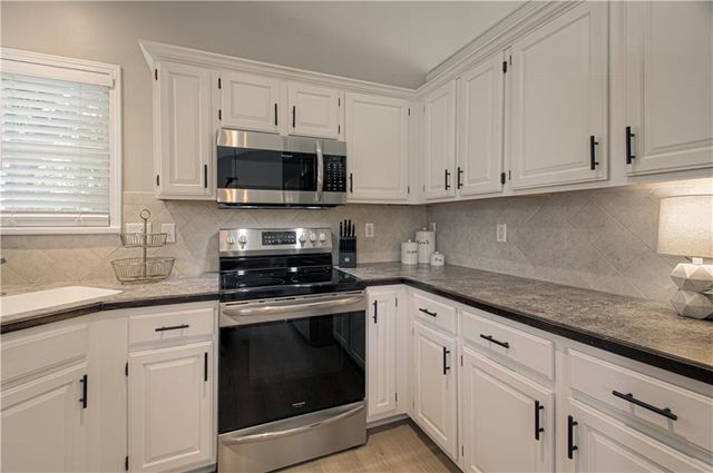 20920 W 125TH Terrace, Olathe, KS 66061