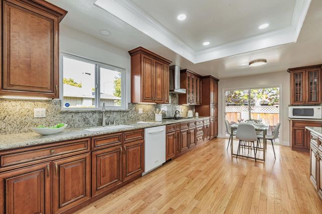 1329 Essex Way, San Jose, CA 95117