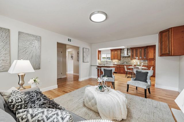 1329 Essex Way, San Jose, CA 95117