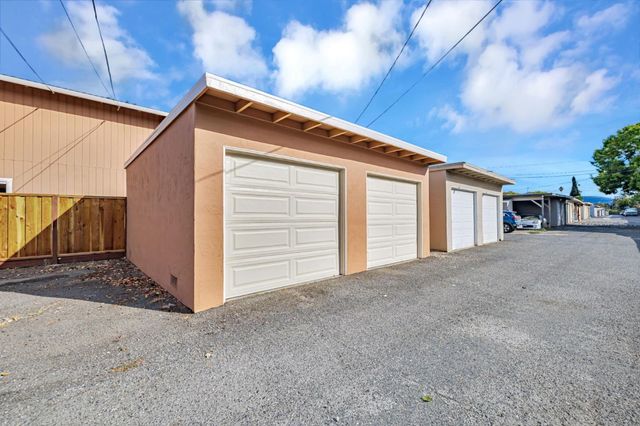 1329 Essex Way, San Jose, CA 95117