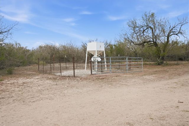 817 County Road 119, Alice, TX 78332