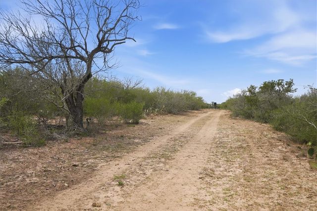 817 County Road 119, Alice, TX 78332