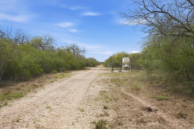 817 County Road 119, Alice, TX 78332