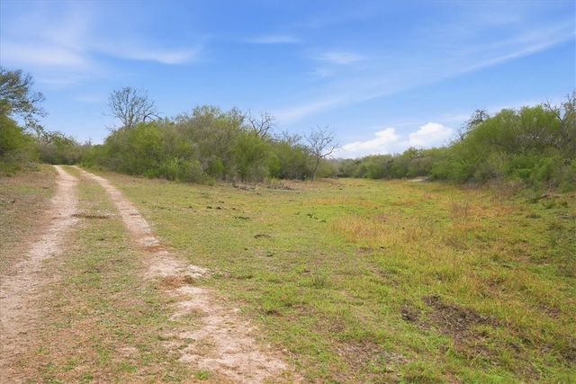 817 County Road 119, Alice, TX 78332