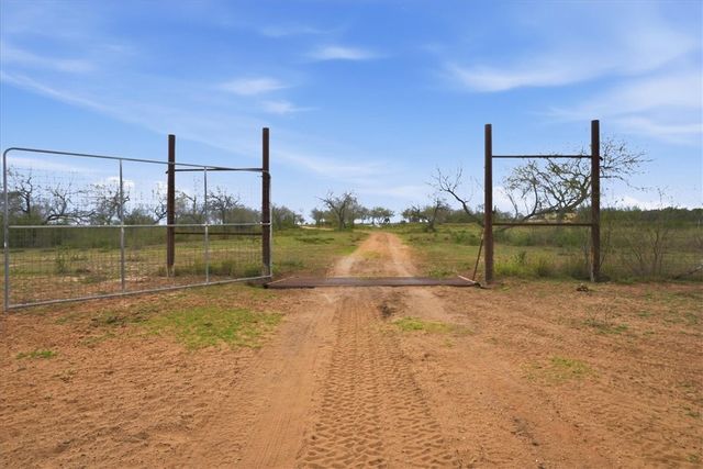 817 County Road 119, Alice, TX 78332