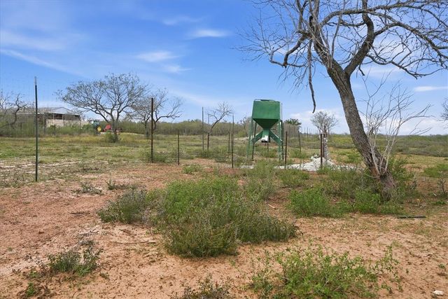 817 County Road 119, Alice, TX 78332
