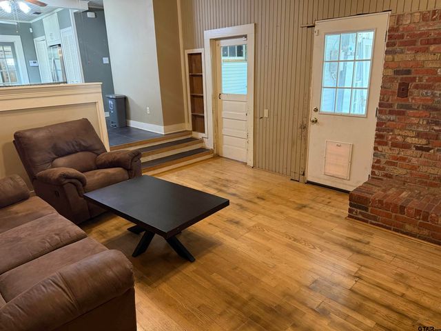 721 El Paso St., Jacksonville, TX 75766