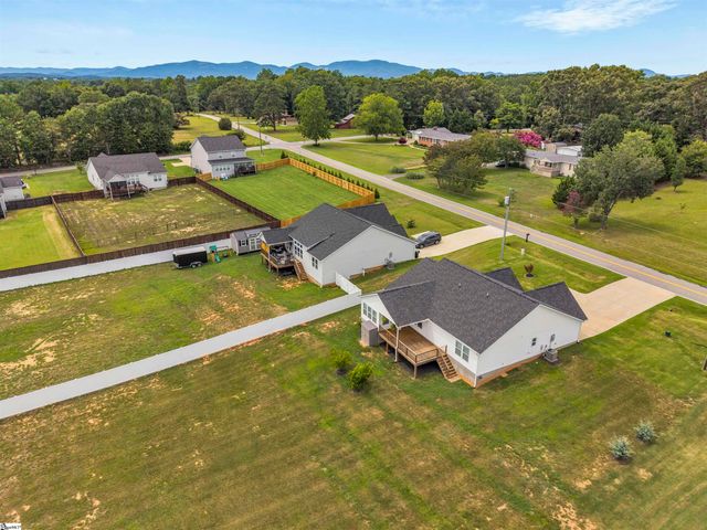 1071 Holly Springs Church Road, Inman, SC 29349