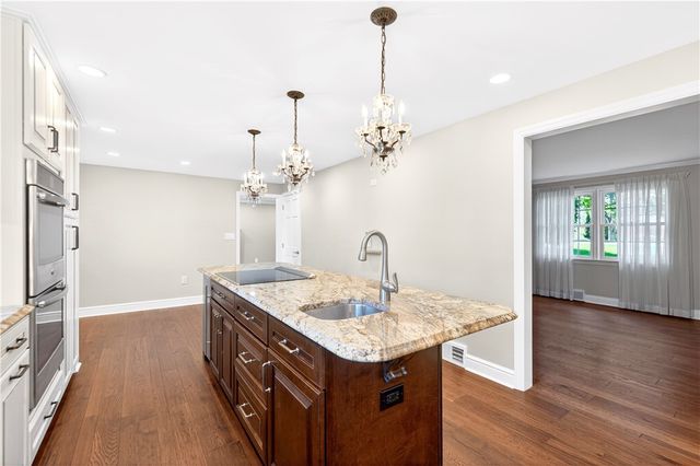 2545 Matterhorn Dr, Franklin Park, PA 15090