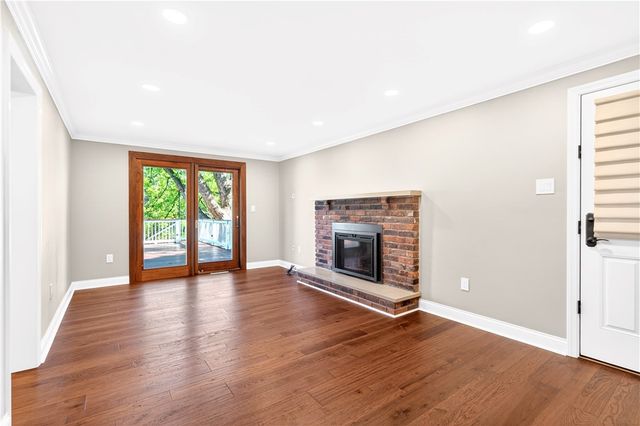 2545 Matterhorn Dr, Franklin Park, PA 15090