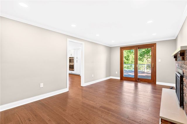 2545 Matterhorn Dr, Franklin Park, PA 15090