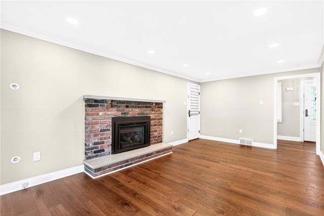 2545 Matterhorn Dr, Franklin Park, PA 15090