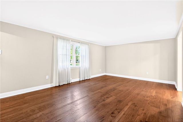 2545 Matterhorn Dr, Franklin Park, PA 15090