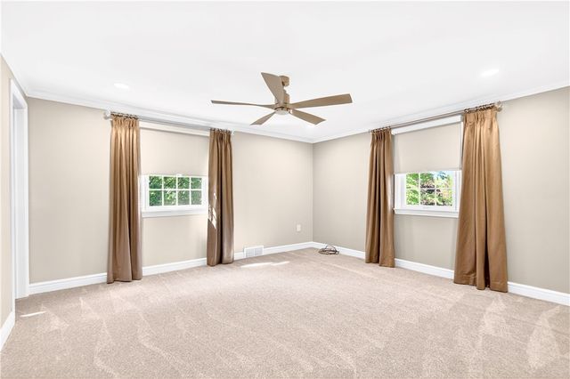2545 Matterhorn Dr, Franklin Park, PA 15090